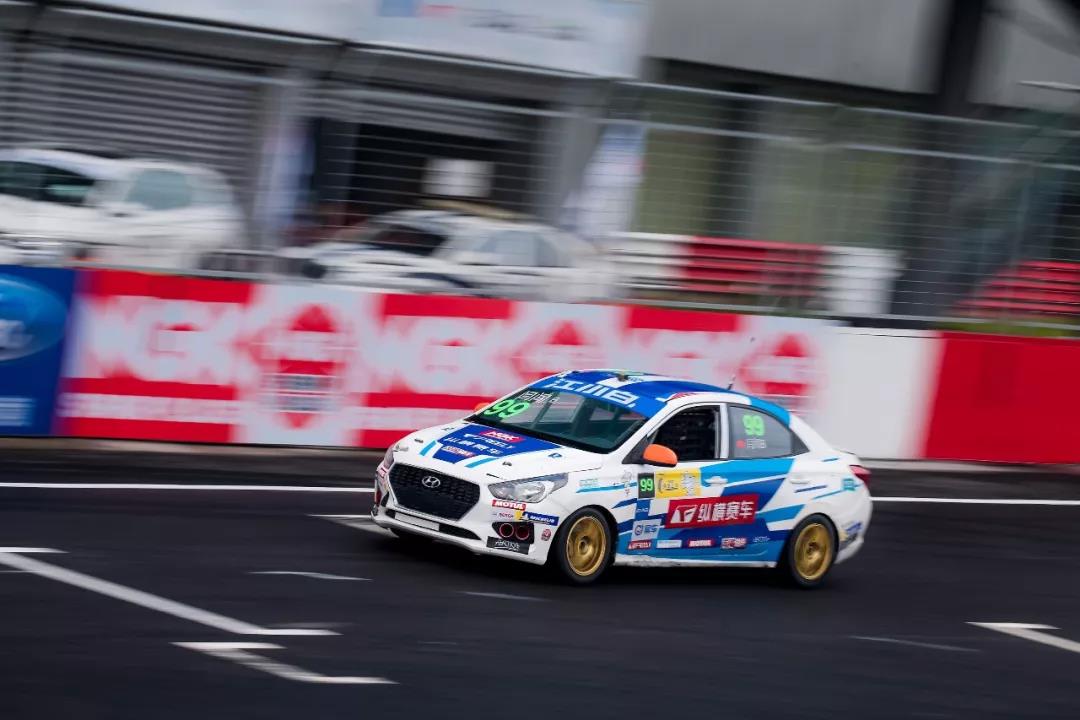 CTCC R3 纵横车队荣膺大满“冠”！